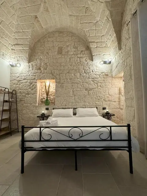 Le Pietre Apartments